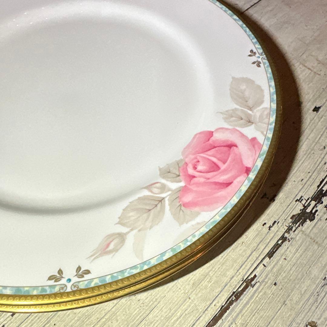 ナルミ　花柄と金縁の皿セット7枚　金彩　ボーンチャイナ　シャリラムーン　カレス