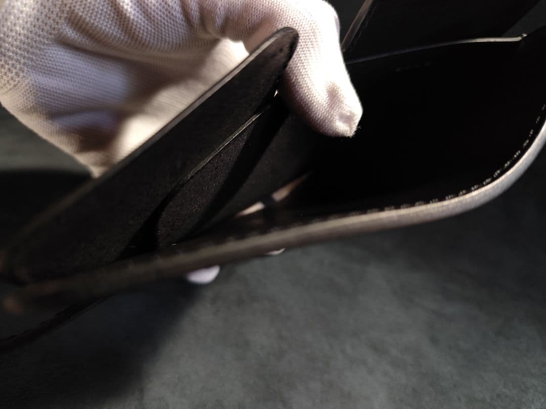 ミント　牛革ショートウォレット　ブラック×ゴールド