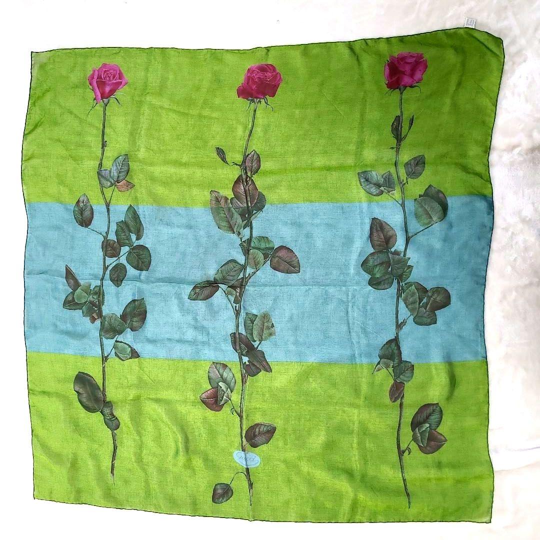 美品【GUCCI】グッチ　バラの花柄スカーフ　大判　シルク　グリーン　透け感