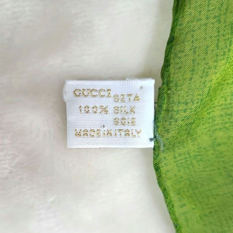 美品【GUCCI】グッチ　バラの花柄スカーフ　大判　シルク　グリーン　透け感