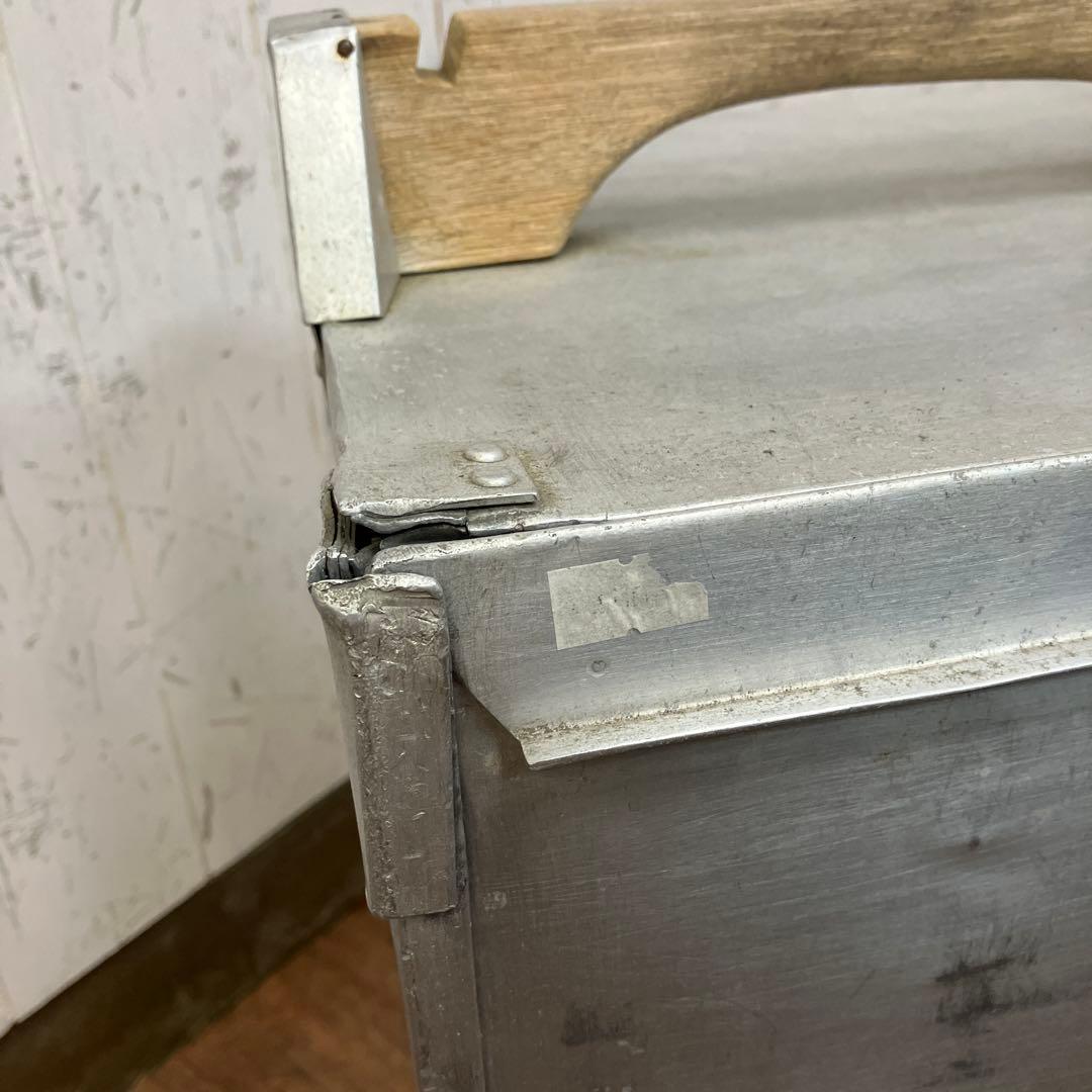 A-3 昭和レトロ アルミ製 出前箱 おかもち 3段式 取手木製 キャンプ