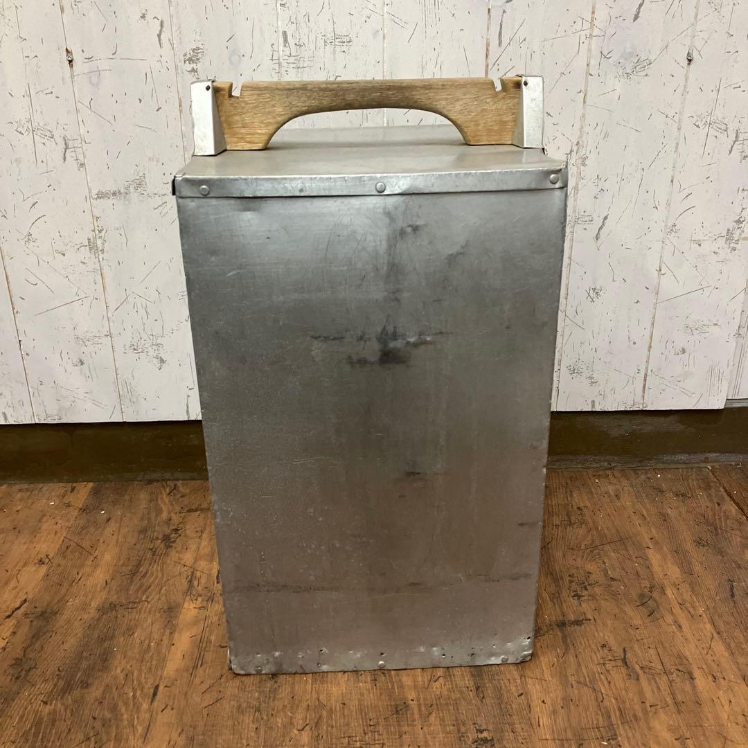 A-3 昭和レトロ アルミ製 出前箱 おかもち 3段式 取手木製 キャンプ