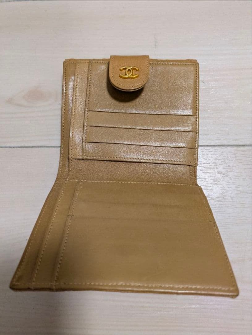 CHANEL 二つ折り財布　キャビアスキン　ビコローレ　ベージュ　キルティング