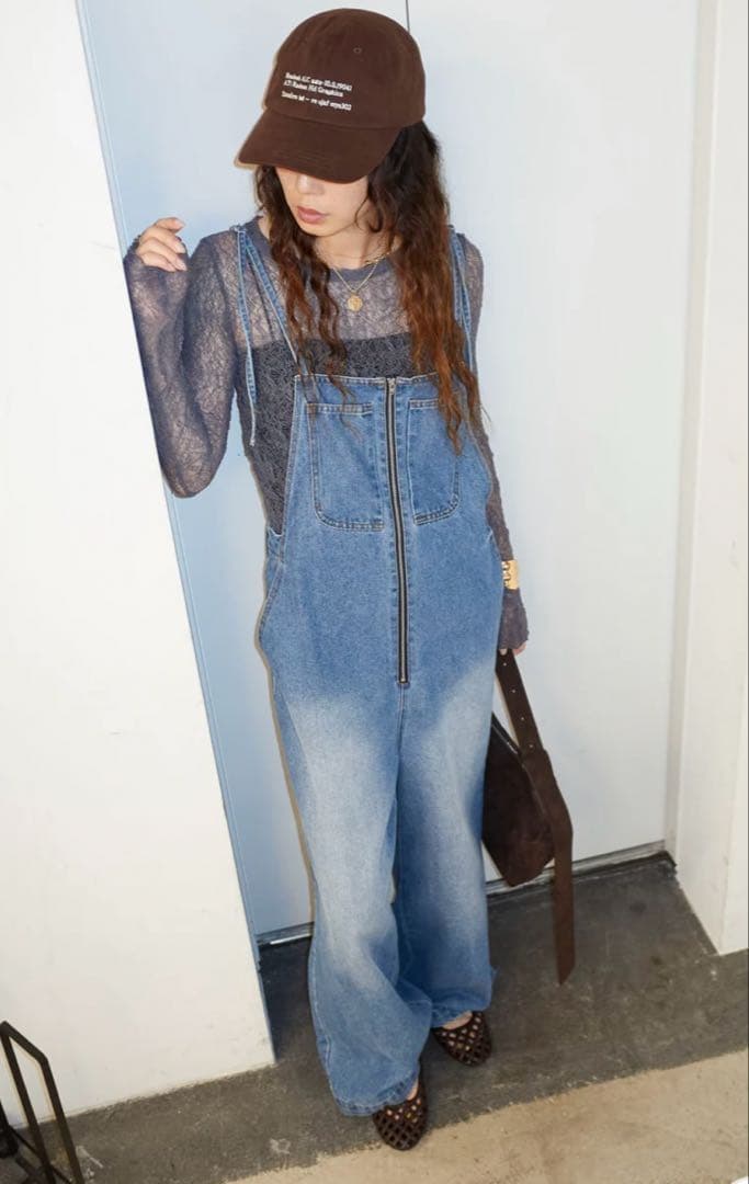 細見えフロントジップ デニムサロペット　新品 値下げ中！