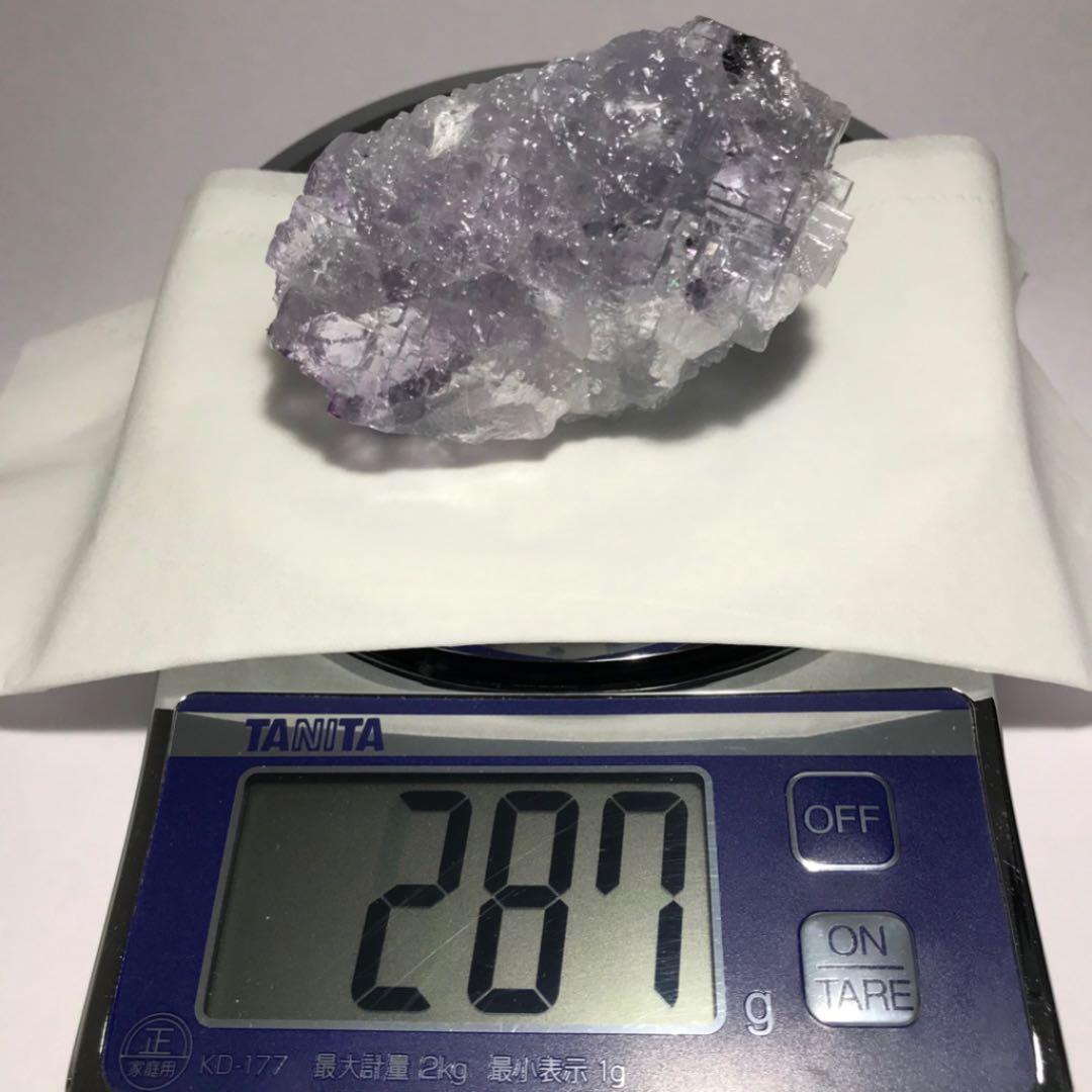 フローライト原石　287g