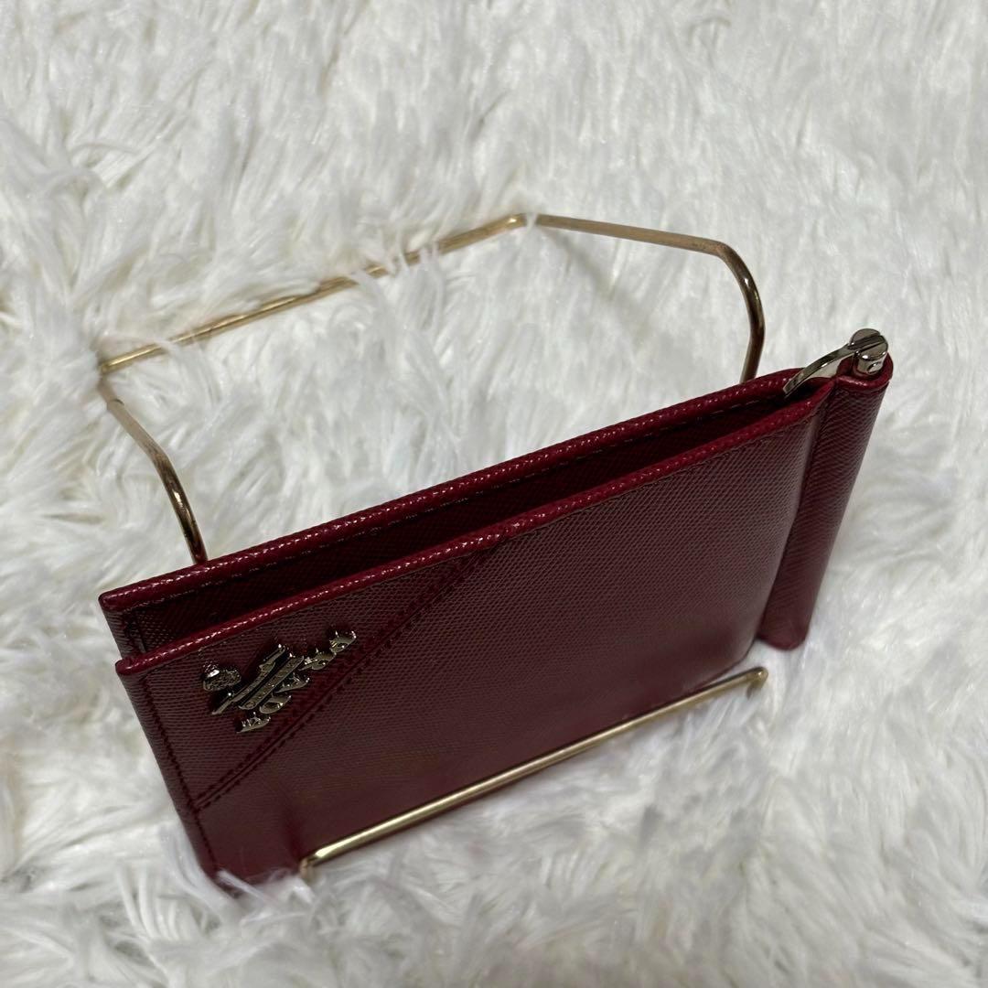 未使用⭐️プラダ　2M1077 サフィアーノ　マネークリップ　ロゴ金具　ルビーノ