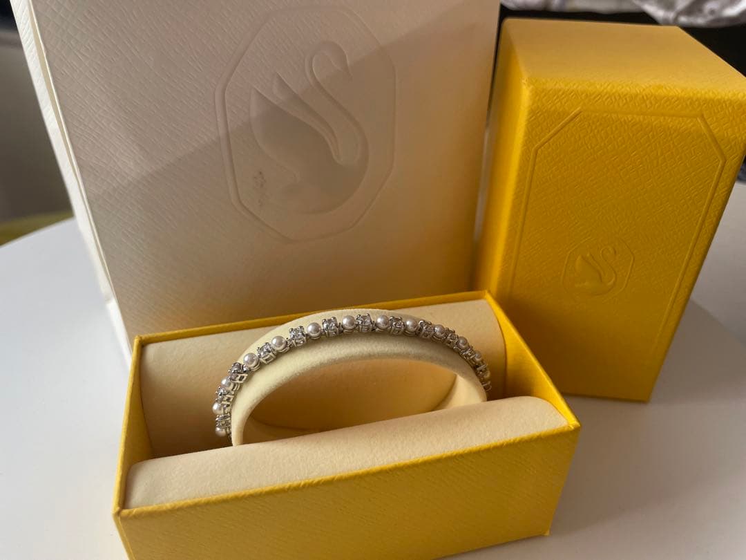 ホワイトクリスタルブレスレット