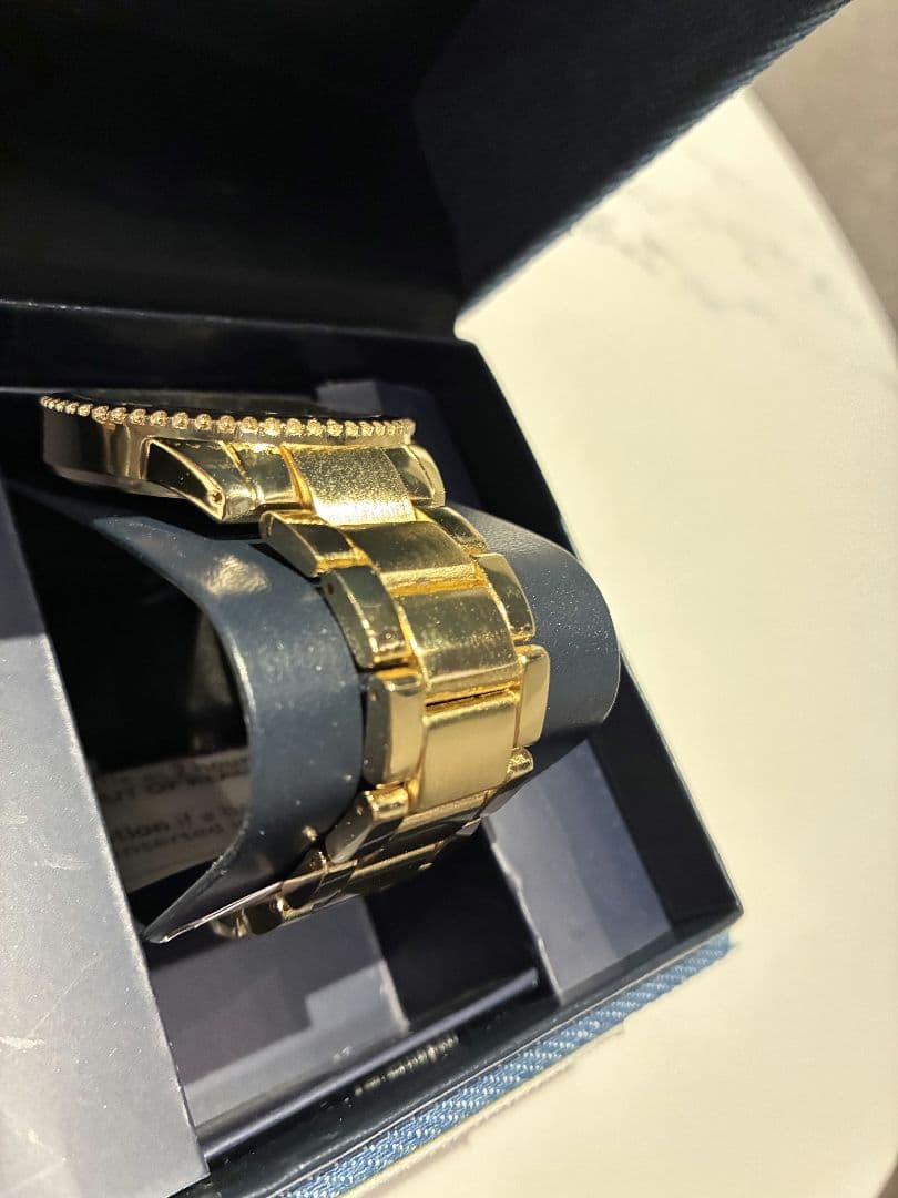 TRUE RELIGION ゴールド ブラック時計