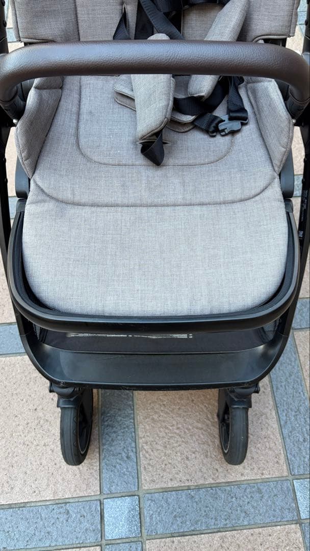 【限定色】NUNA Triv ベビーカー 純正レインカバー、カップホルダー付き