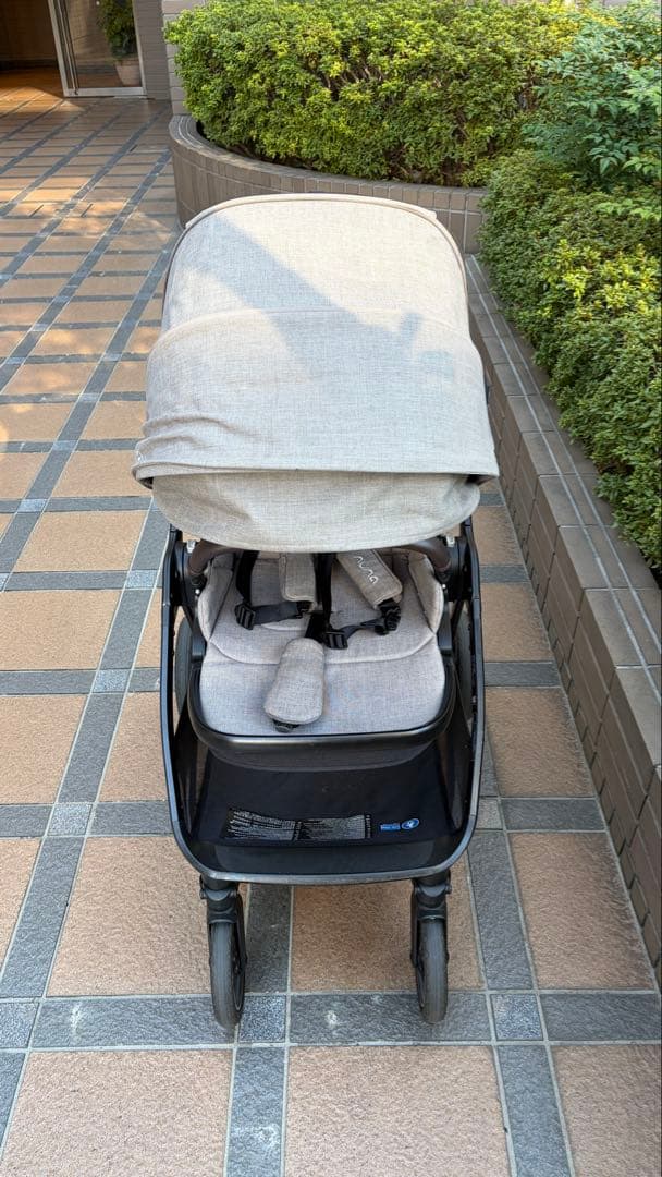 【限定色】NUNA Triv ベビーカー 純正レインカバー、カップホルダー付き