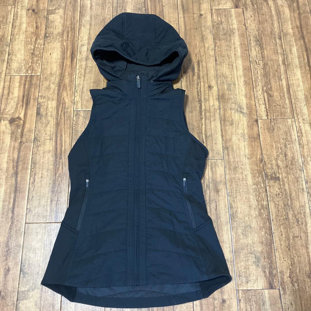 ルルレモンフードベスト黒サイズ6