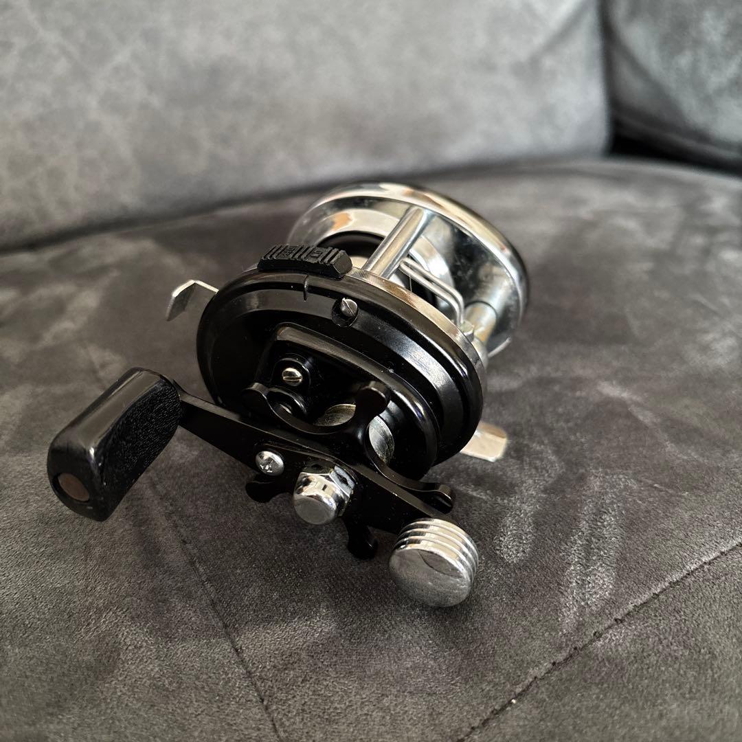 ダイワ ミリオネア　2000C ベイトリール