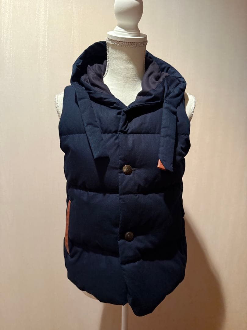 美品パラスパレス　フード付きダウンベスト　ネイビー
