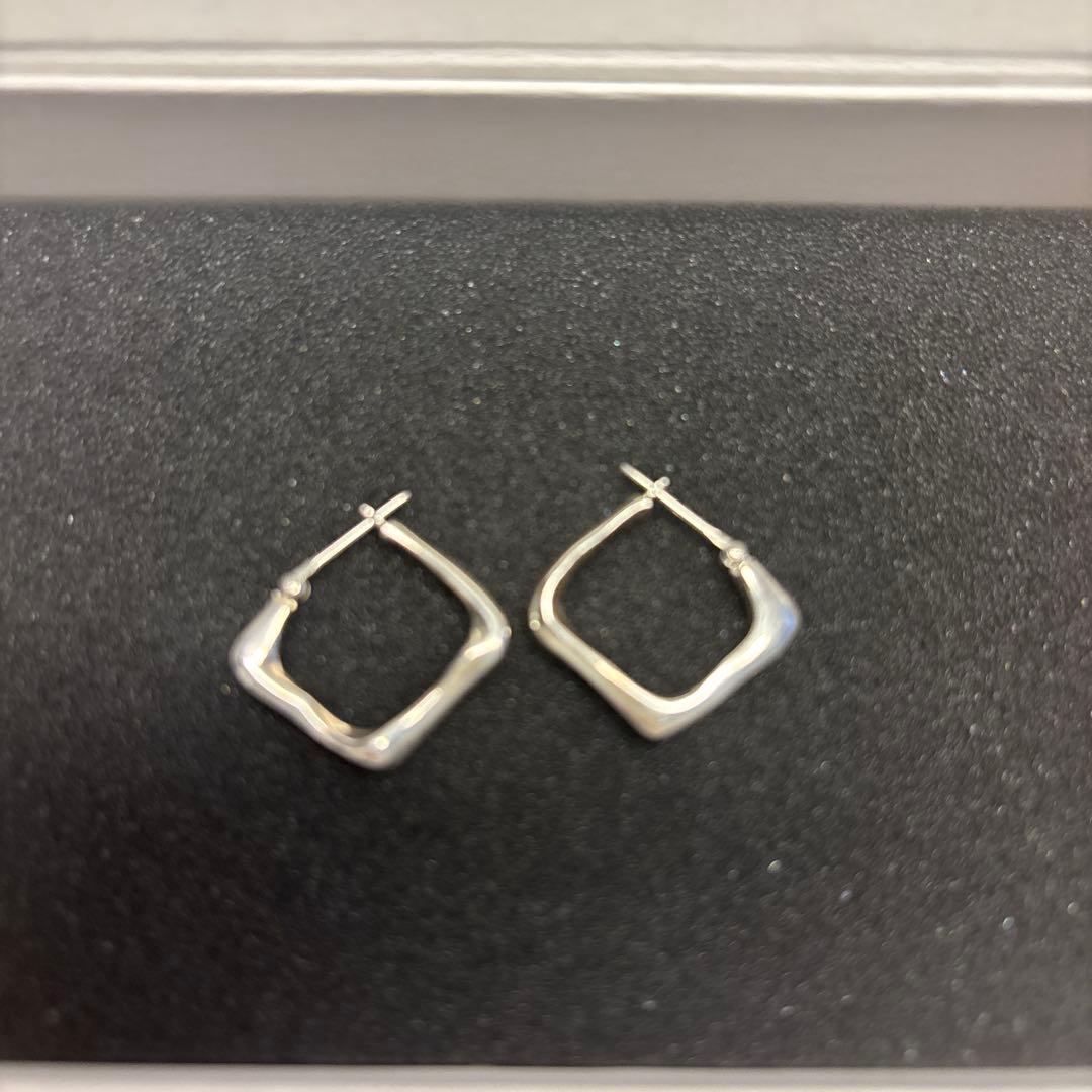 MAISON D'PULSE スクエアフープピアス