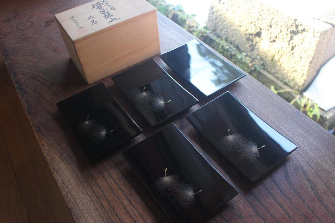 デッドストック！上質黒漆に極上綿毛沈金の映える銘々皿5点（検輪島塗菓子皿小皿
