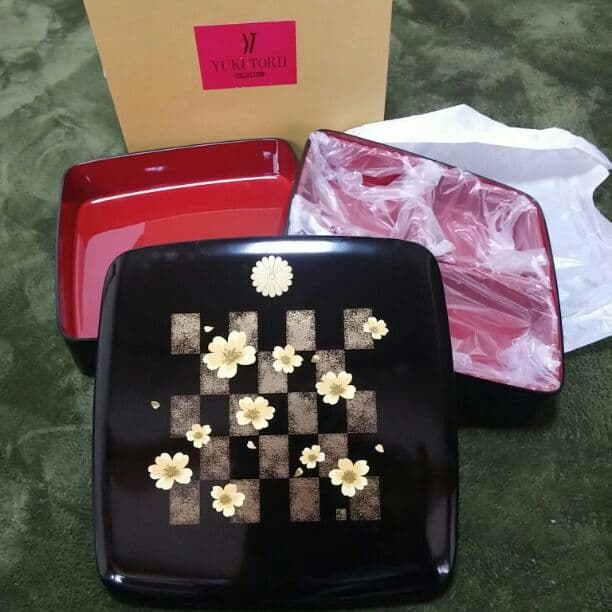 未使用新品　重箱　お重　お弁当箱　箱付き　お正月　おせち料理　弁当箱