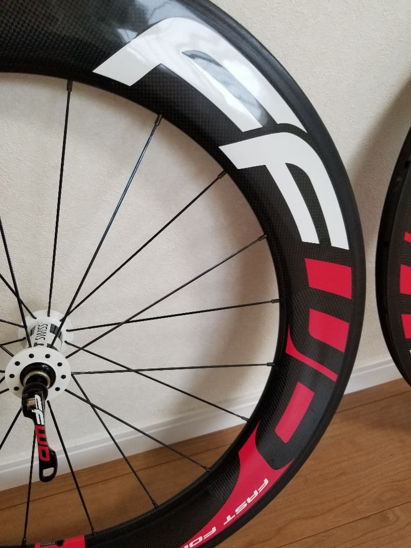 DNA FFWD F9R カーボン ホイール&タイヤ貼り付け 全て込み