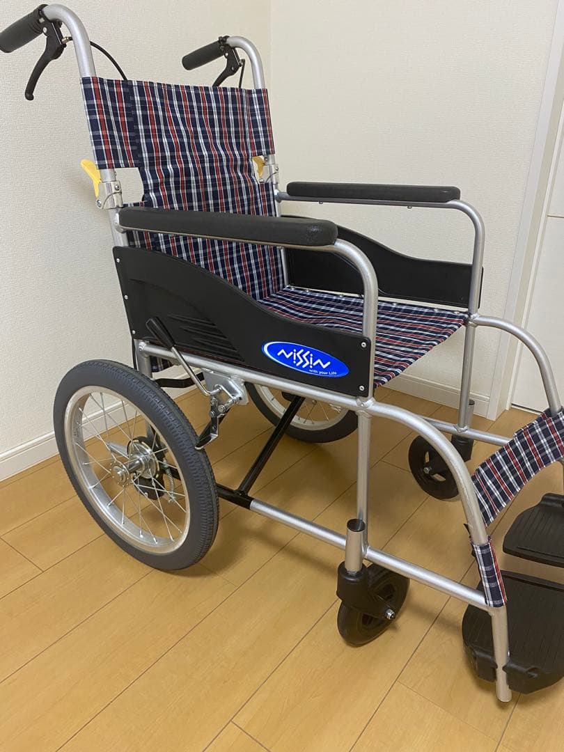 日進医療器 アルミ製 介助用車いす 背折れ式 介助ブレーキ付き NEO-2