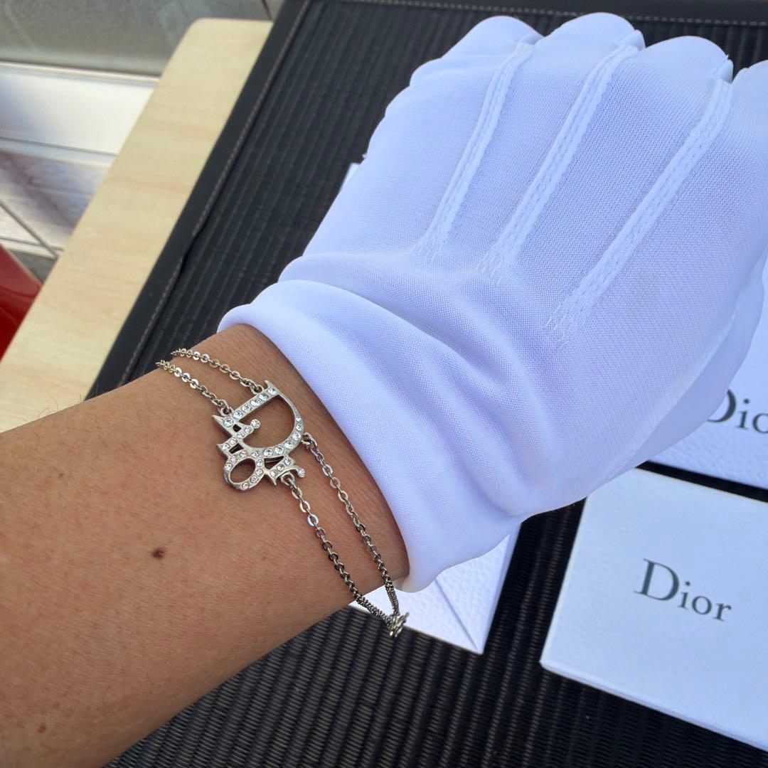 Dior ロゴ付きブレスレット ギフトバッグ付き