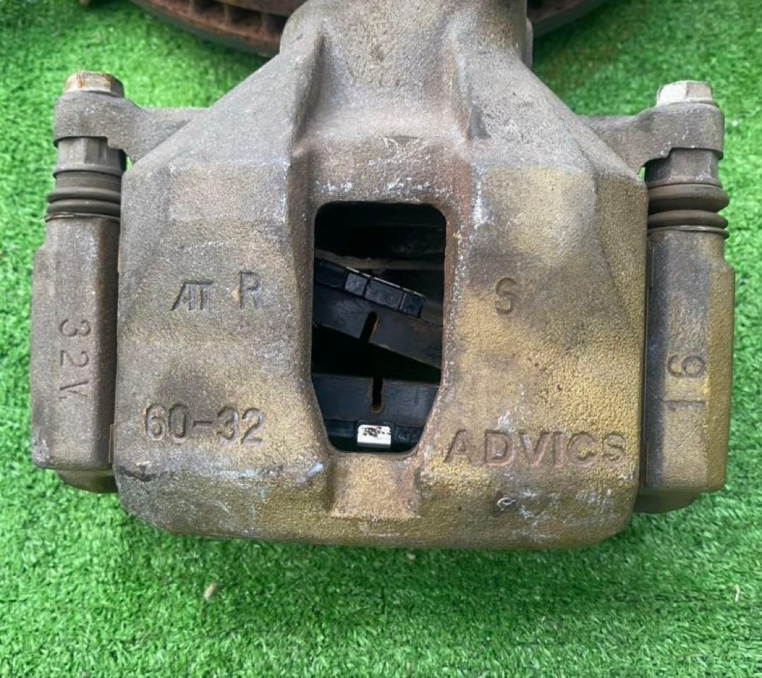 トヨタ　200クラウン　リアキャリパーのみ