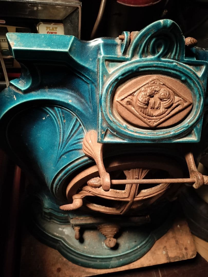 フランスアンティークストーブ　暖炉、エナメル塗装　ストーブ　アンティーク