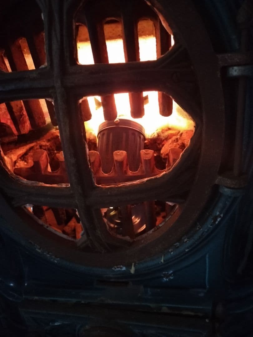 フランスアンティークストーブ　暖炉、エナメル塗装　ストーブ　アンティーク