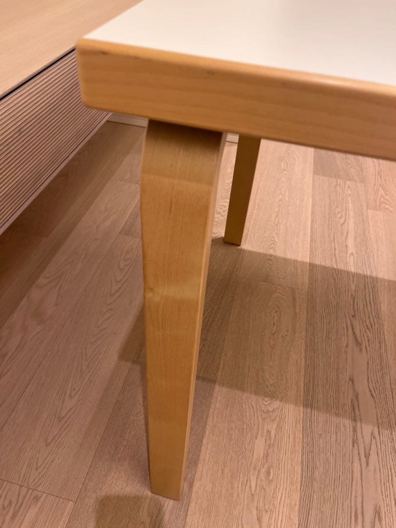 artek アルテック　テーブル81C ホワイトラミネート
