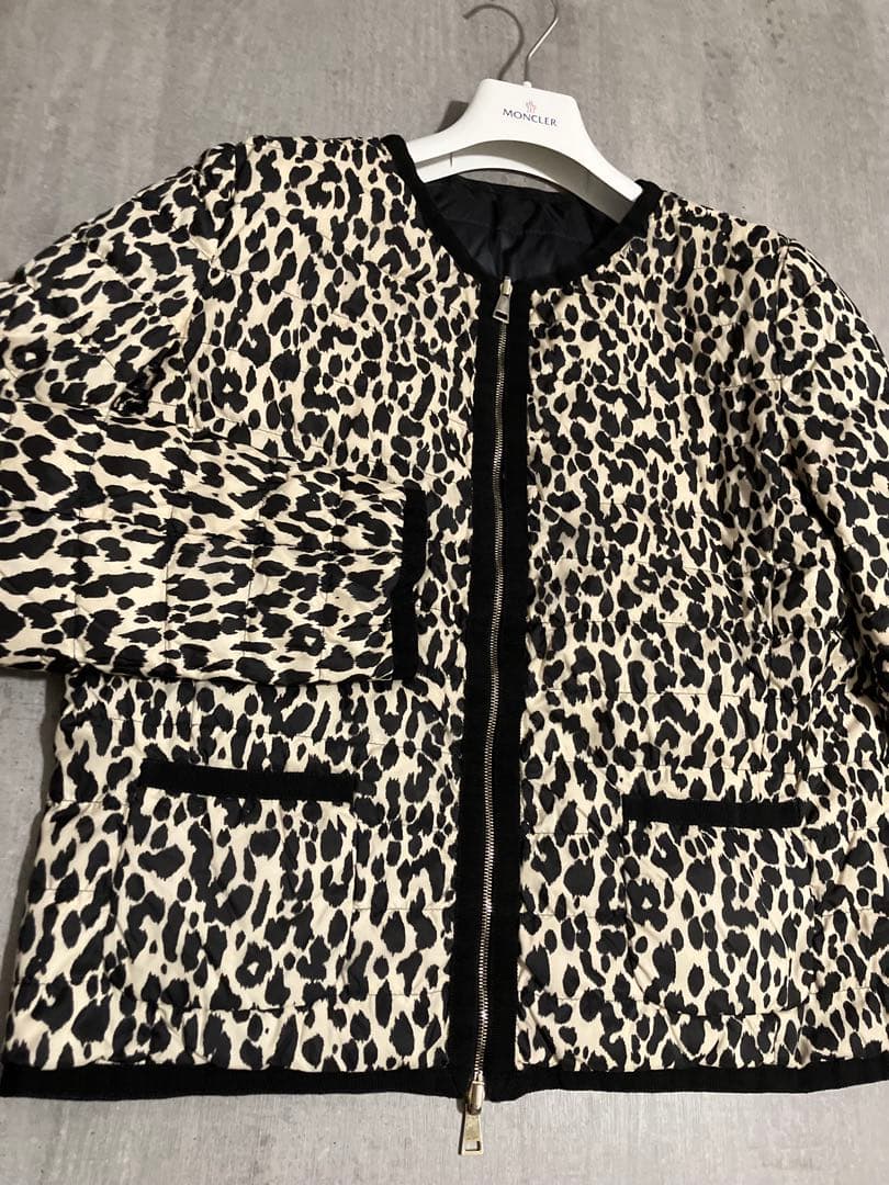 Moncler モンクレール　リバーシブルライトダウンジャケット