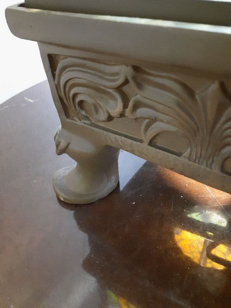 大輪のバラ咲くステンドグラスのアンティークな光柱　ポーチや通路に置くのに最適