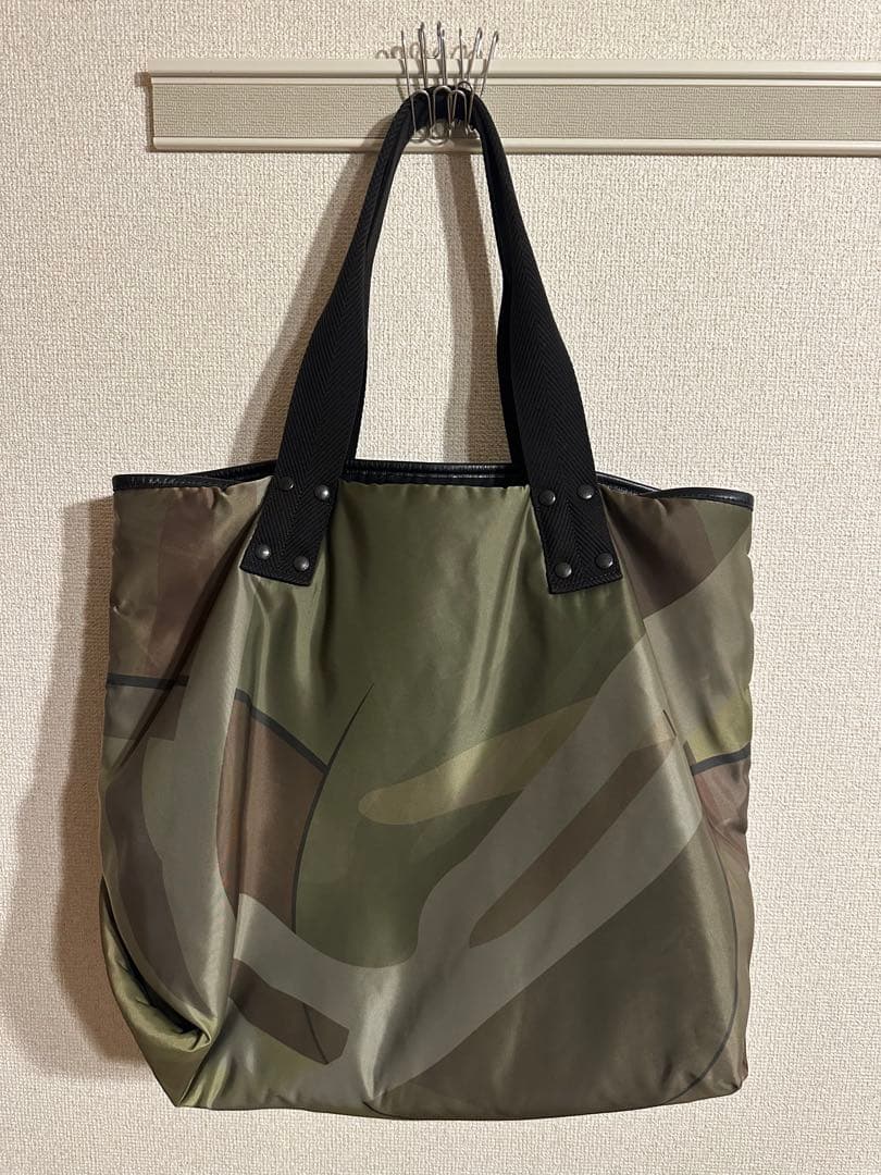 サカイ×kaws カモフラージュ トートバッグ　Tote Largeサイズ
