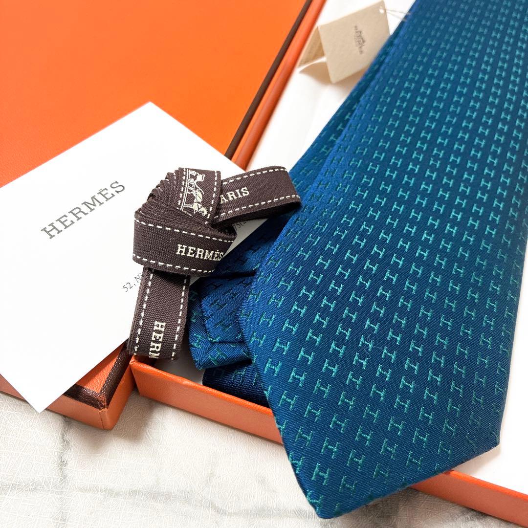 ✨未使用タグ付き箱付き✨HERMES ファソネ　H柄　ブルー系　ネクタイ