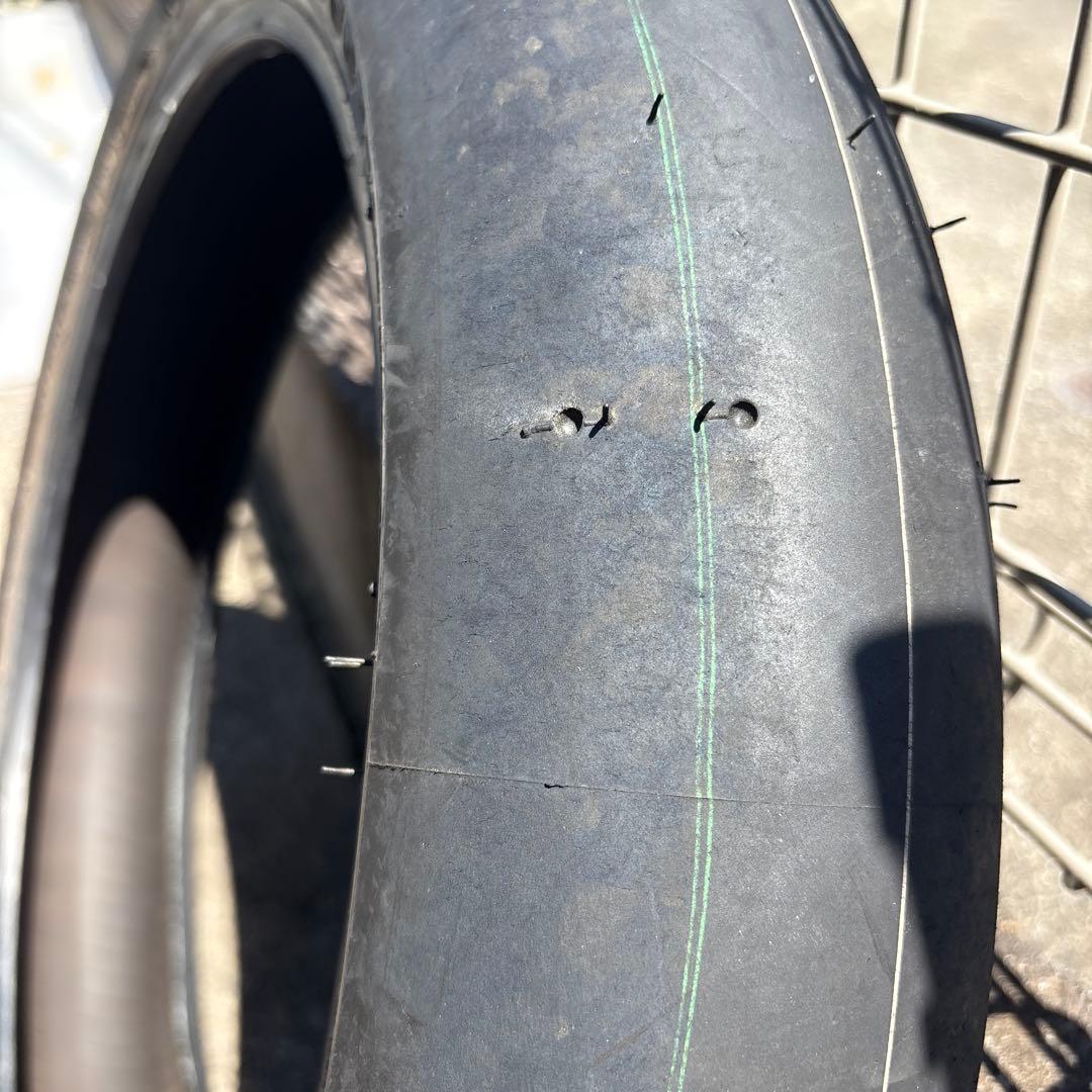 レーシングバトラックス　スリック 120/600R17 ミディアムコンパウンド
