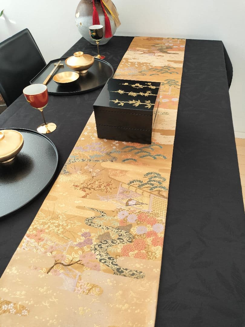 A846★逸品‼️豪華刺繍‼️正絹テーブルランナー2m10cm