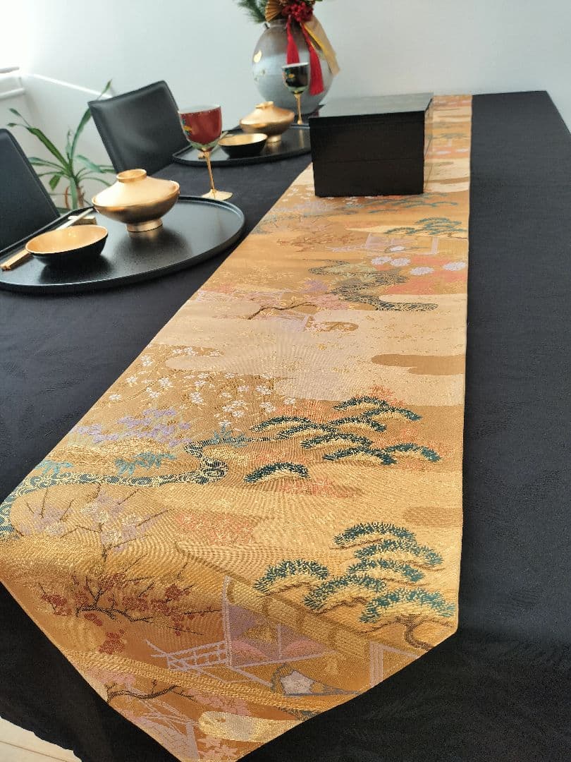 A846★逸品‼️豪華刺繍‼️正絹テーブルランナー2m10cm