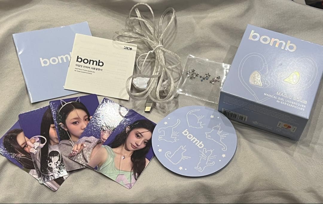 ILLIT bomb Merch イヤホン イヤモニ風