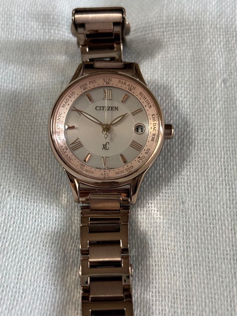 CITIZEN XC ベーシックコレクション サクラピンク　電波時計