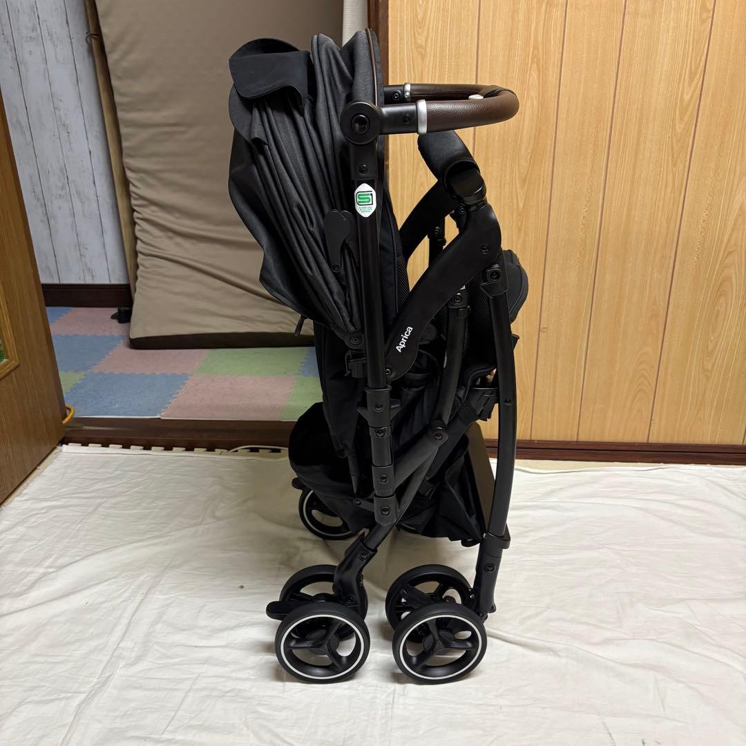 2024年モデル アップリカ ラクーナビッテクッション ベビーカー 清掃済み 黒