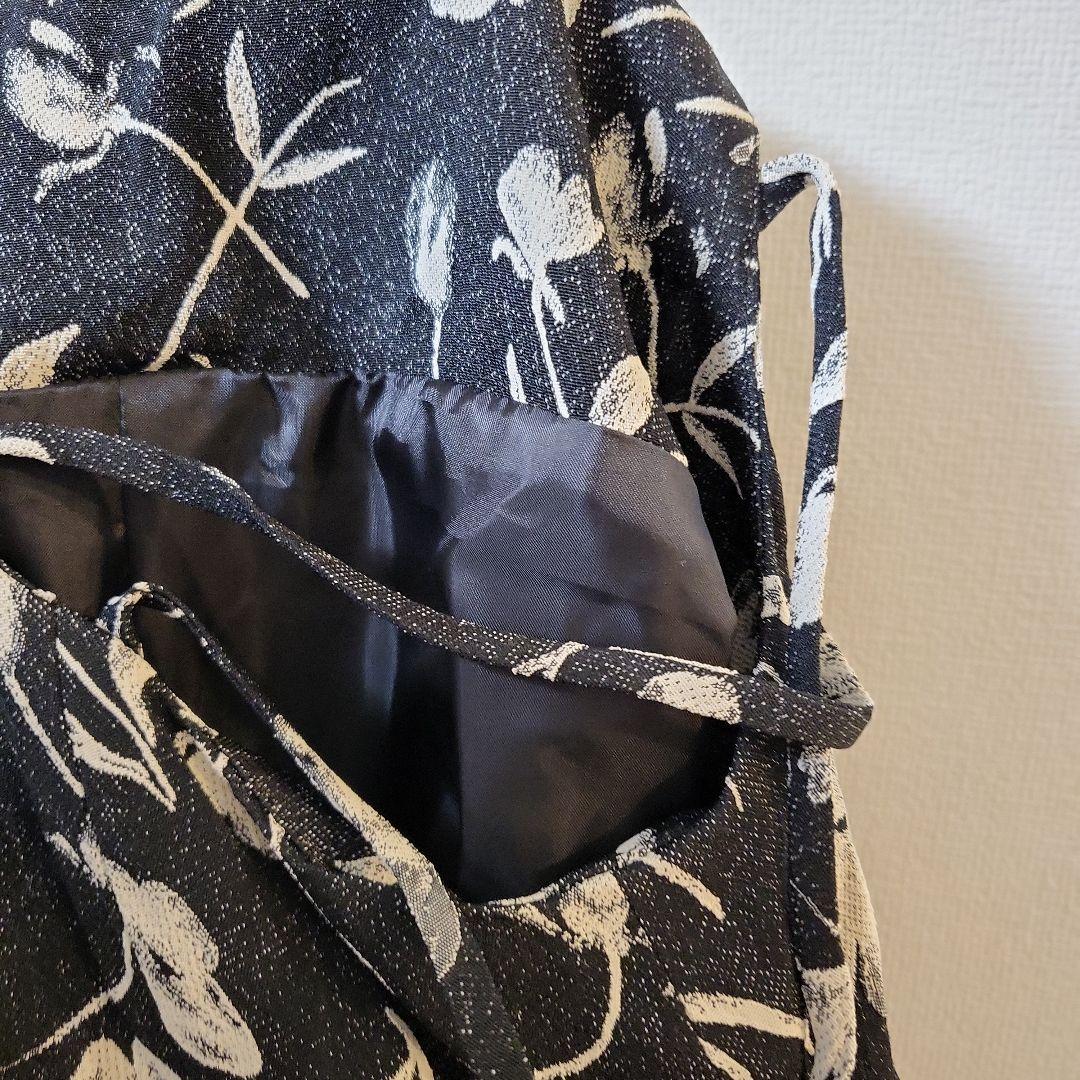 ヤマダヤ　オールインワン　ノースリーブ　黒　花柄　パンツ　新品未使用　９号