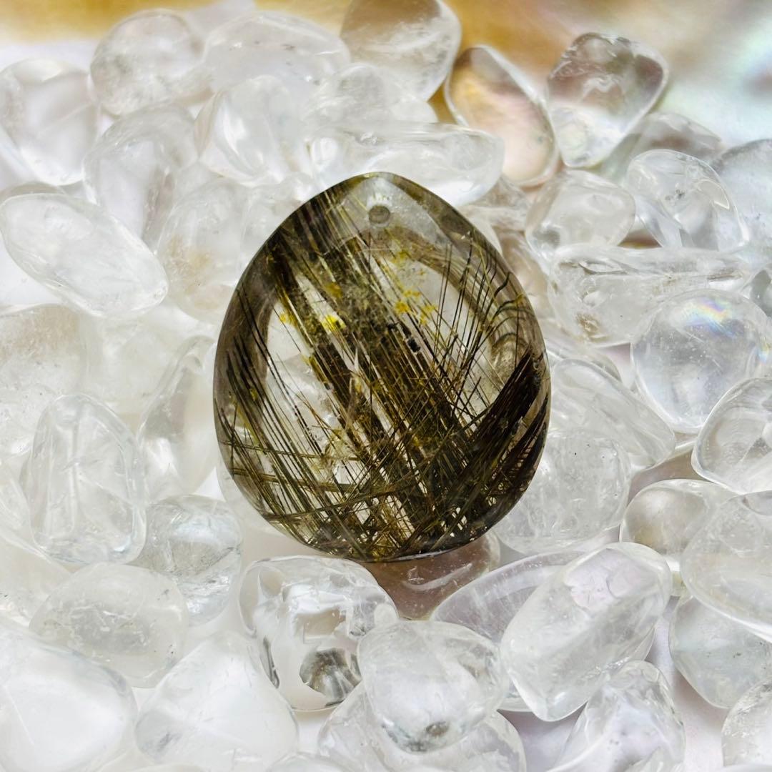 大粒ルチルクォーツ ペアシェイプ　穴あき