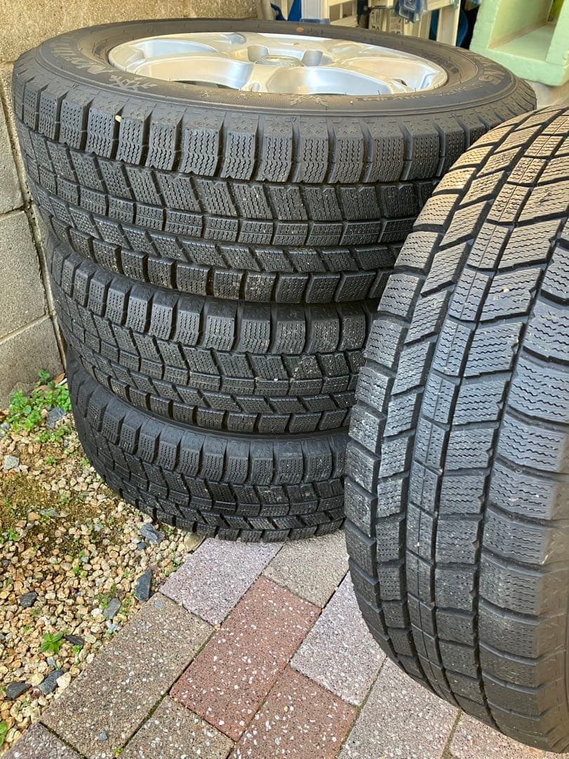 ノーストレック スタッドレスタイヤ 195/65R15