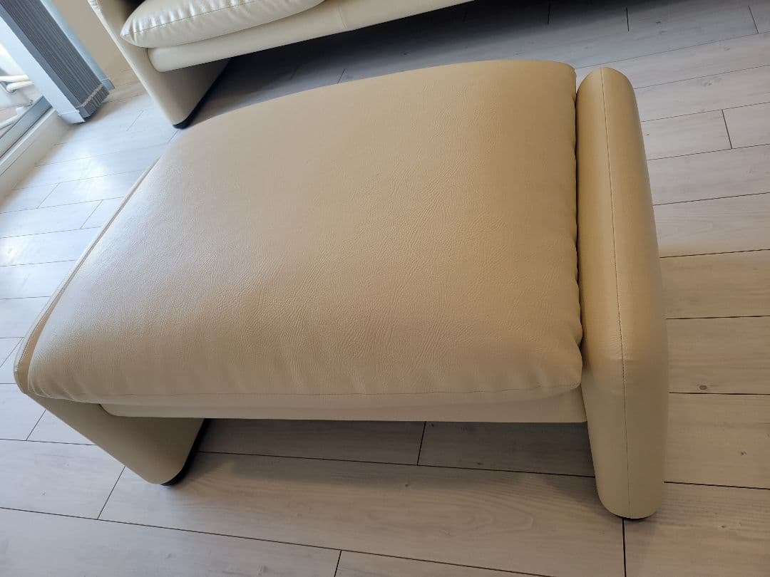 【引越大特価】カッシーナ　マラルンガ　レザーオットマン