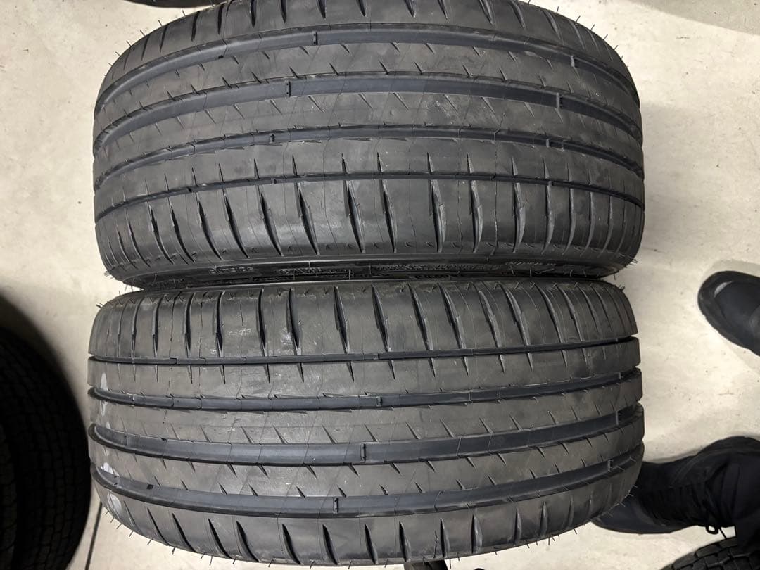 【2025年製！】215/40R18 サマータイヤ4本セット