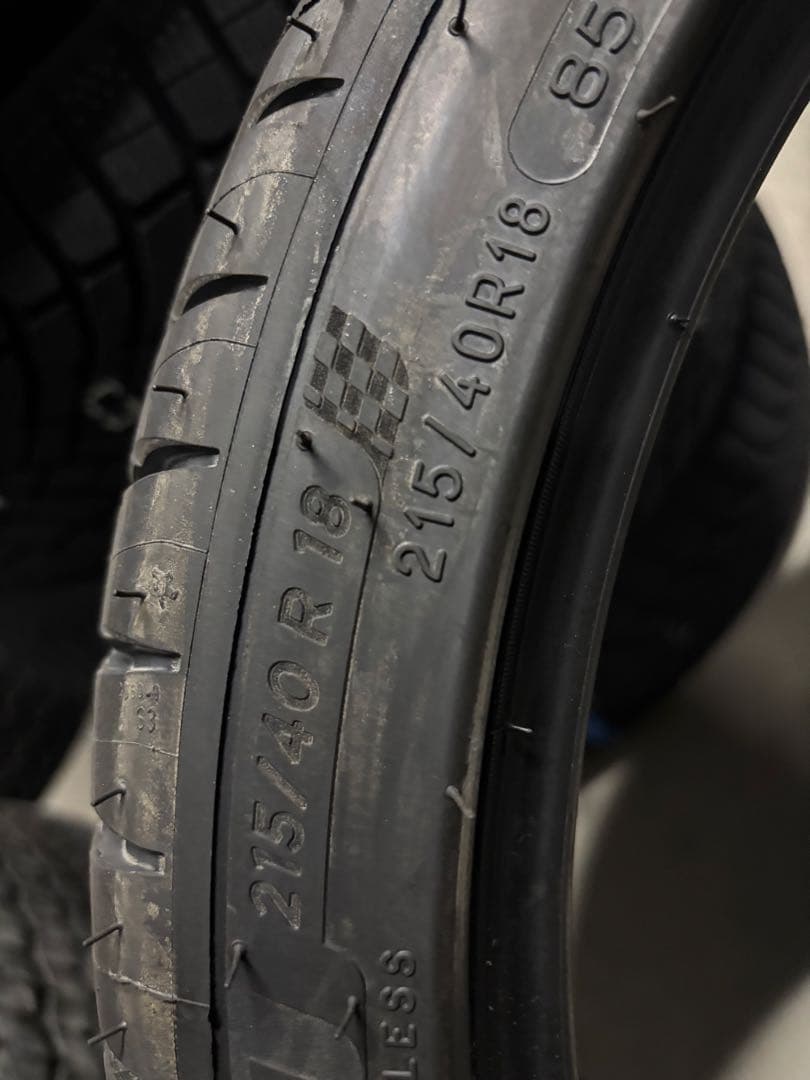 【2025年製！】215/40R18 サマータイヤ4本セット