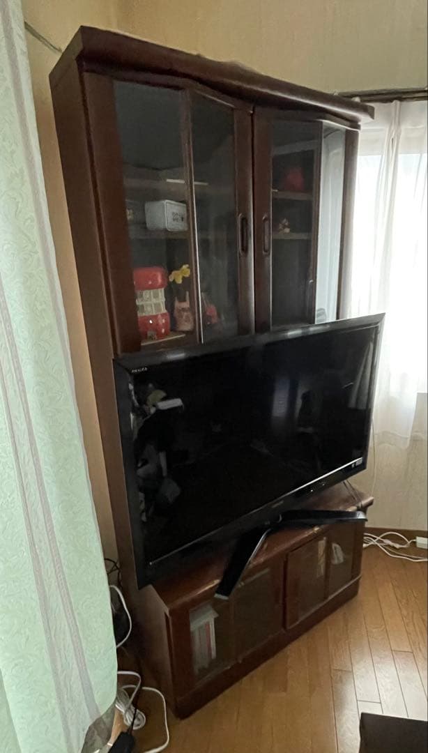 コーナー木製テレビ台、上下にガラス扉付き