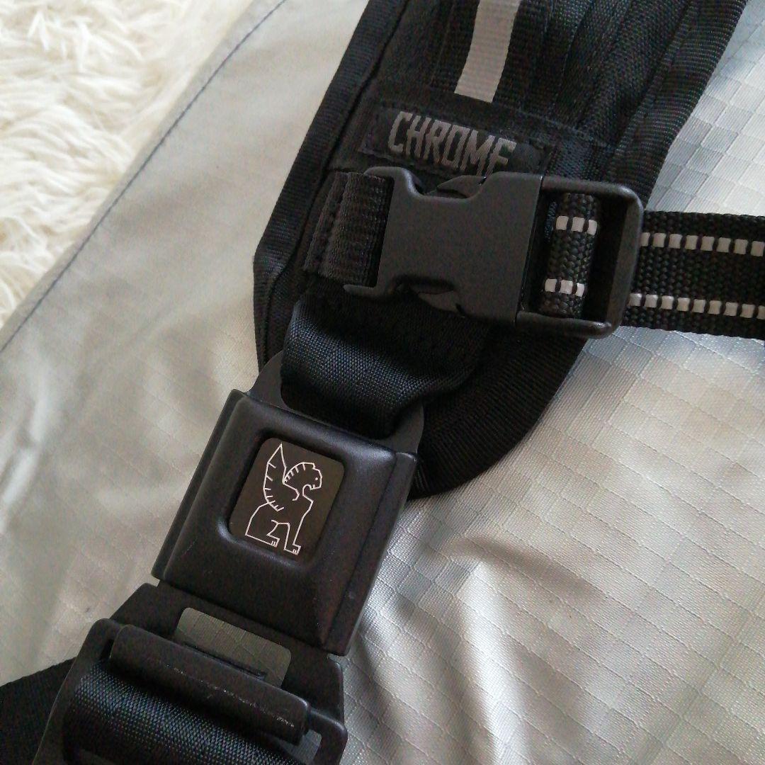 CHROME メッセンジャーバッグ シルバー/ブラック