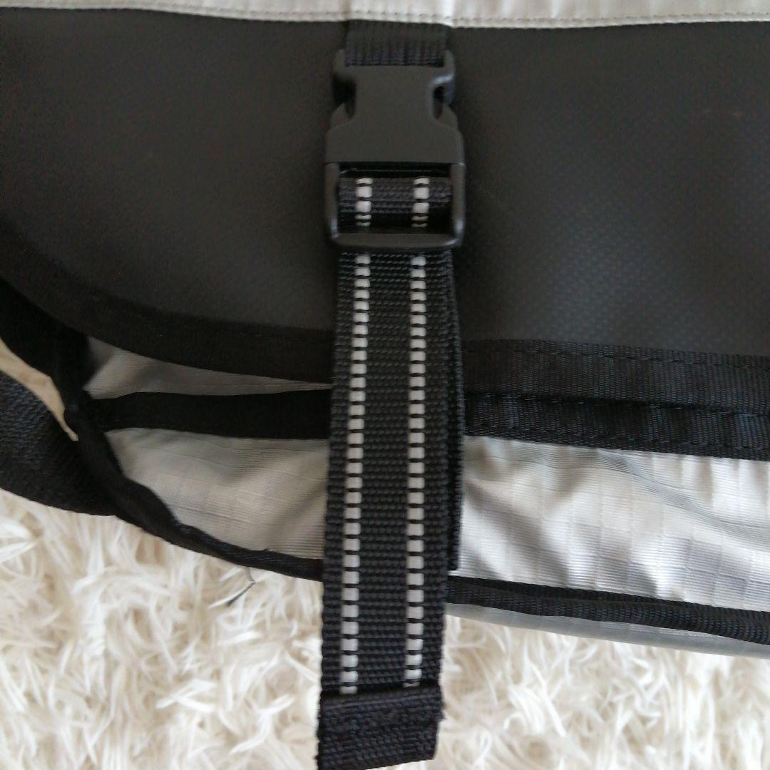 CHROME メッセンジャーバッグ シルバー/ブラック