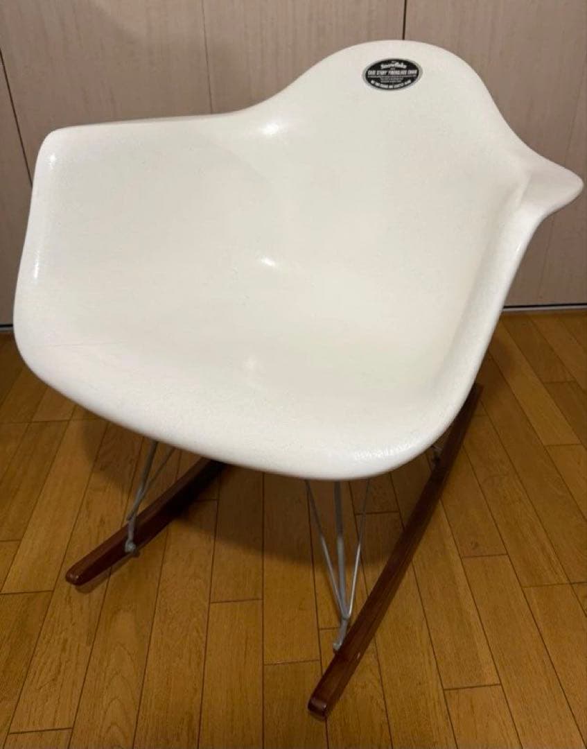 MODERNICA(モダニカ)社　イームズシェル　ファイバー　ケーススタディ®︎