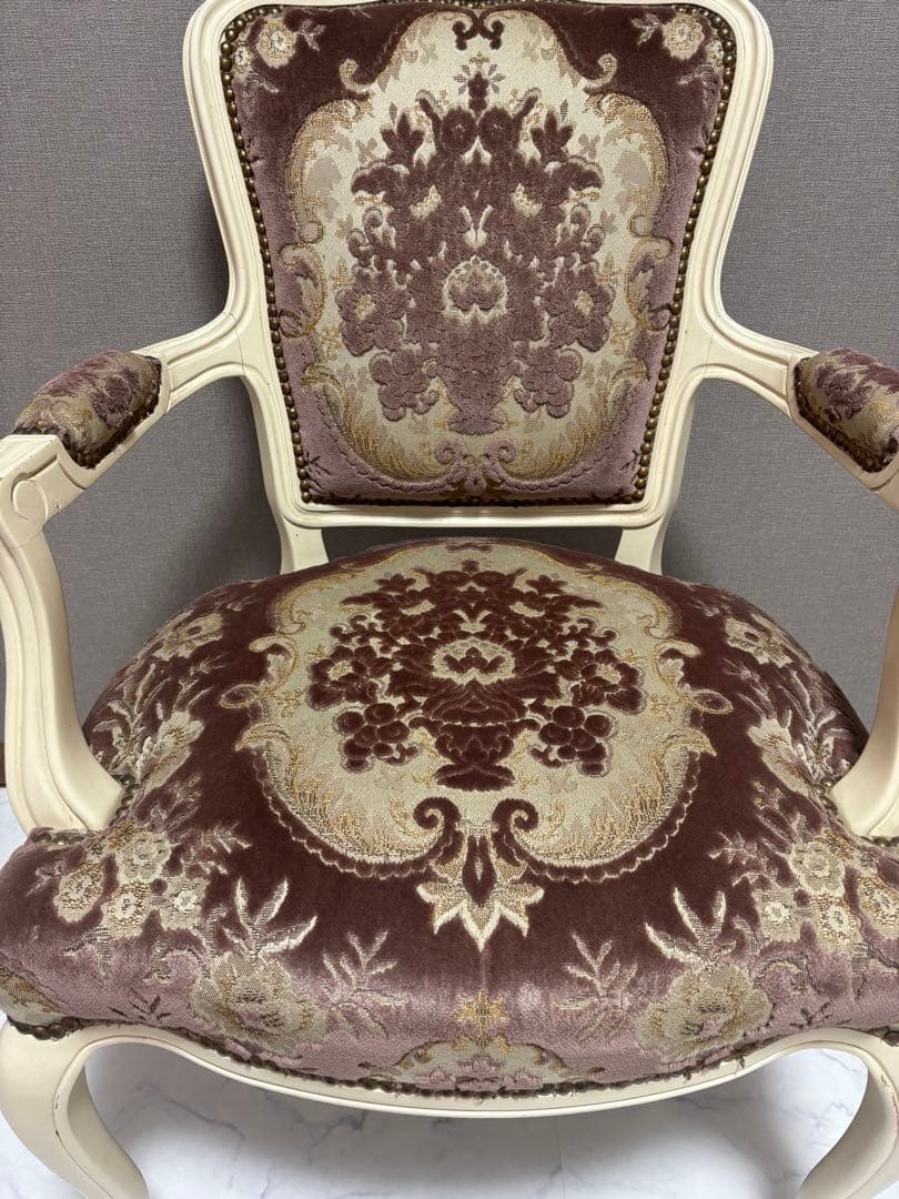 カリモク　ドマーニルイXV ルイ15世 ダイニングチェア