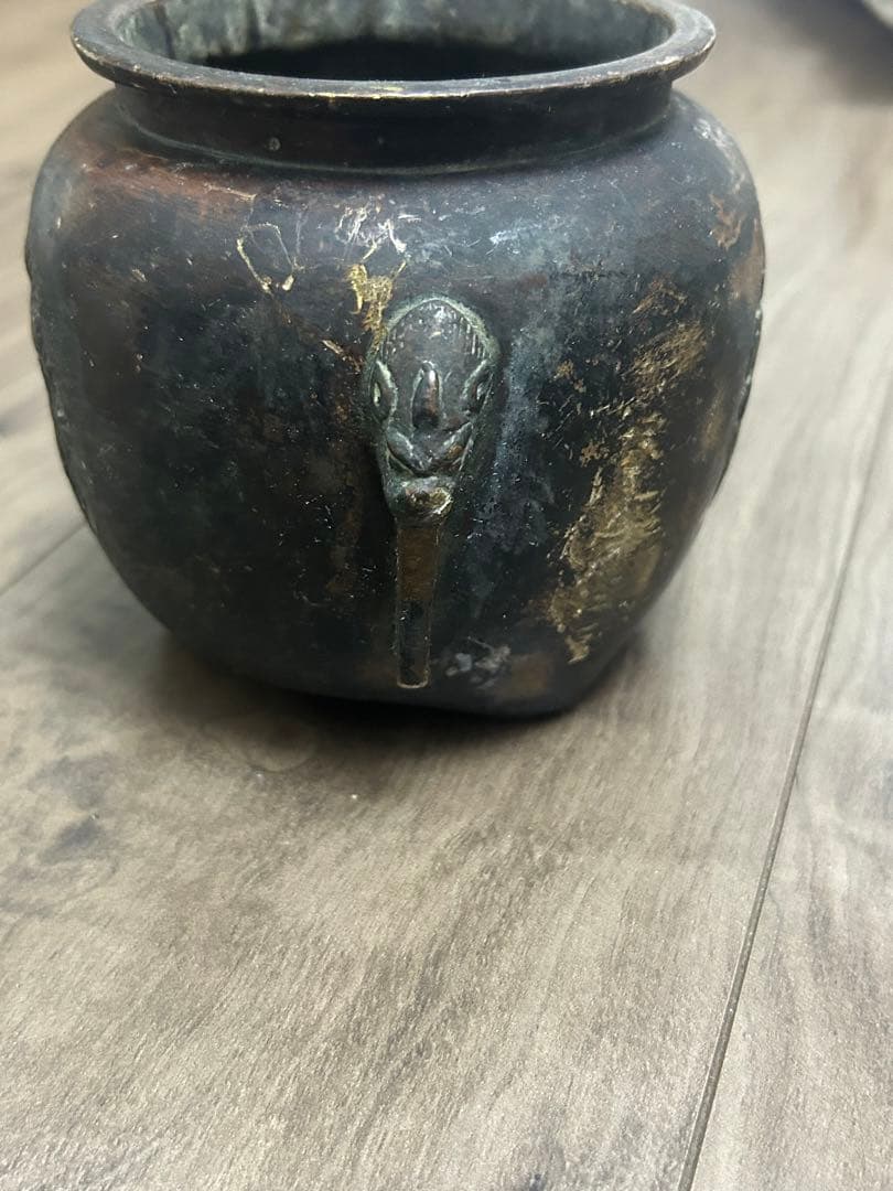 鉢，「大明宣德年製」宣德銅製