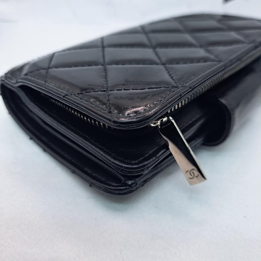 CHANEL　マトラッセ　ブラック 　エナメル　二つ折り財布　財布